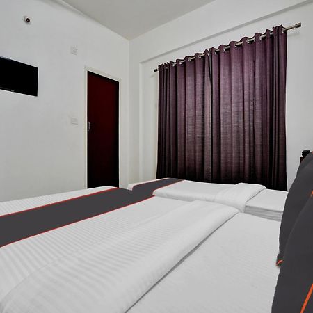 B Six Hotel Bangalore Extérieur photo