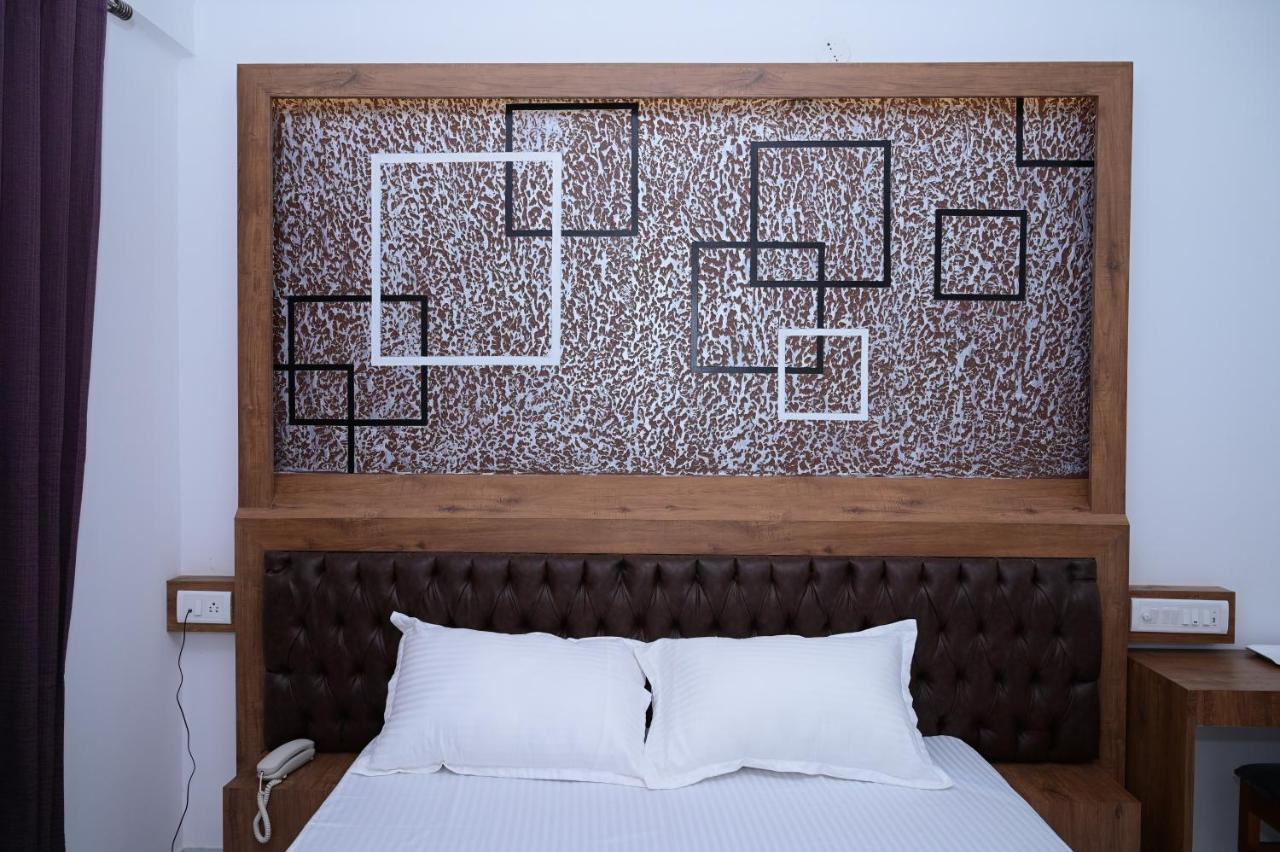 B Six Hotel Bangalore Extérieur photo