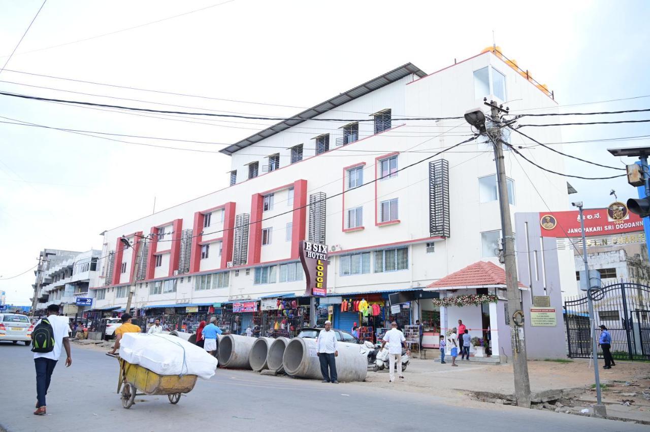 B Six Hotel Bangalore Extérieur photo