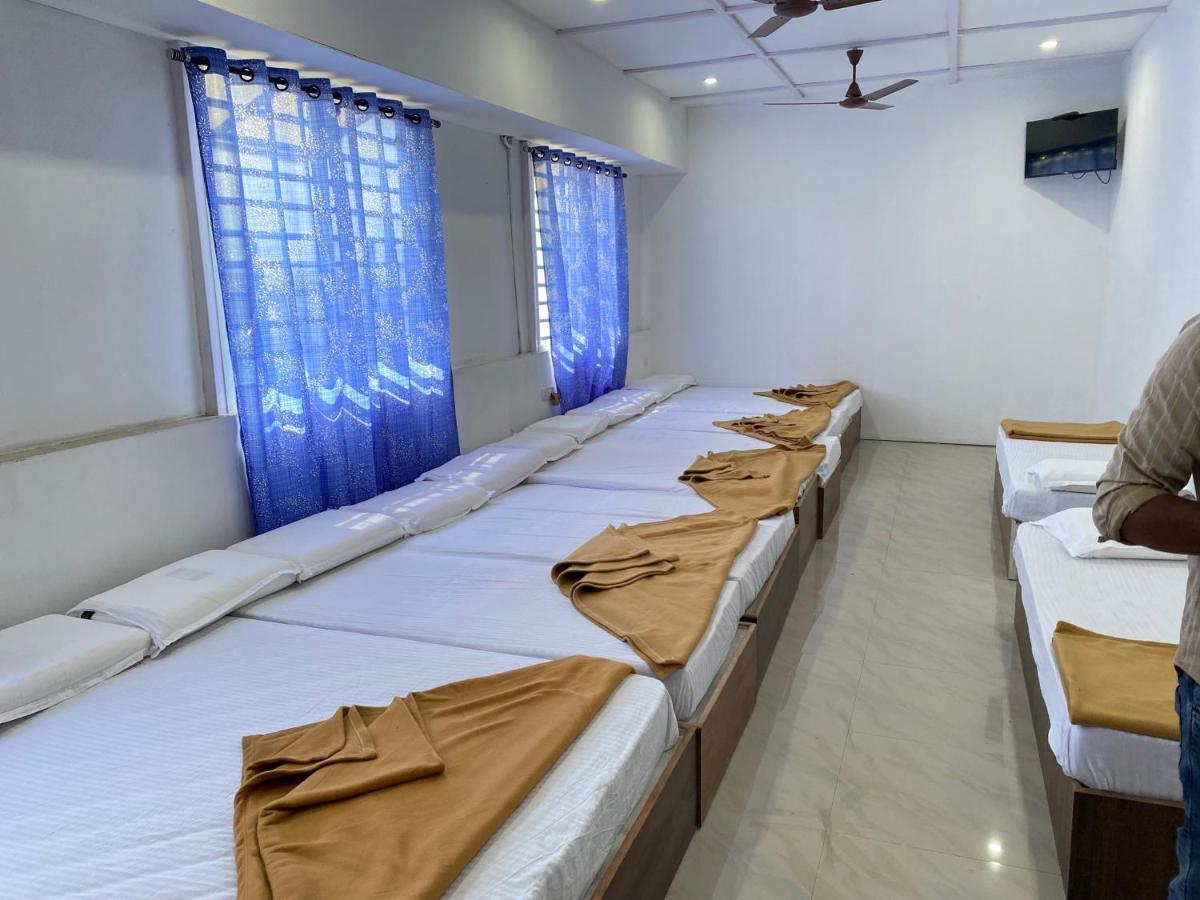 B Six Hotel Bangalore Extérieur photo