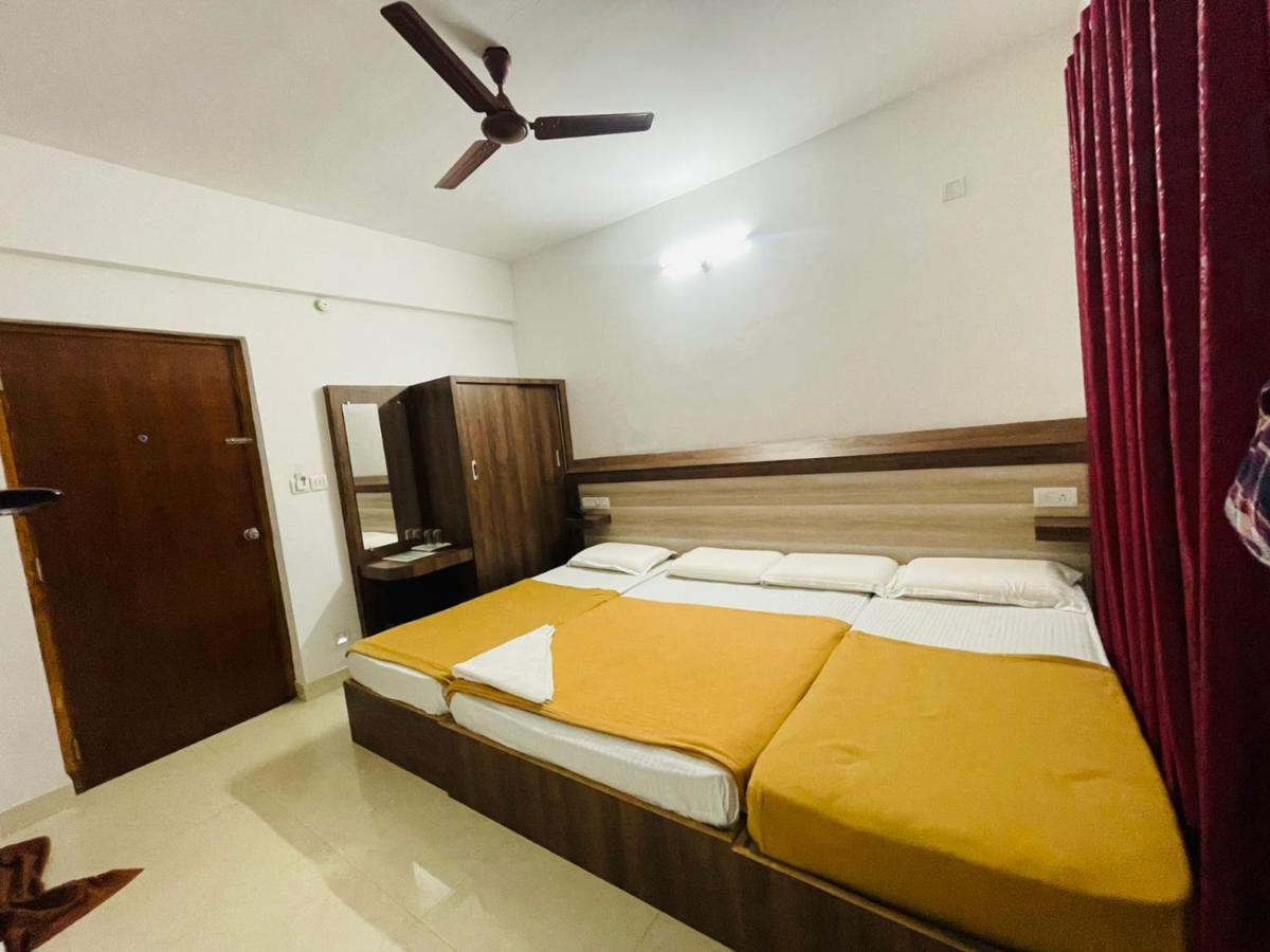 B Six Hotel Bangalore Extérieur photo