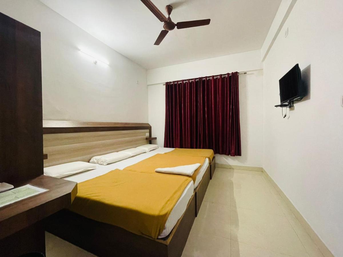 B Six Hotel Bangalore Extérieur photo