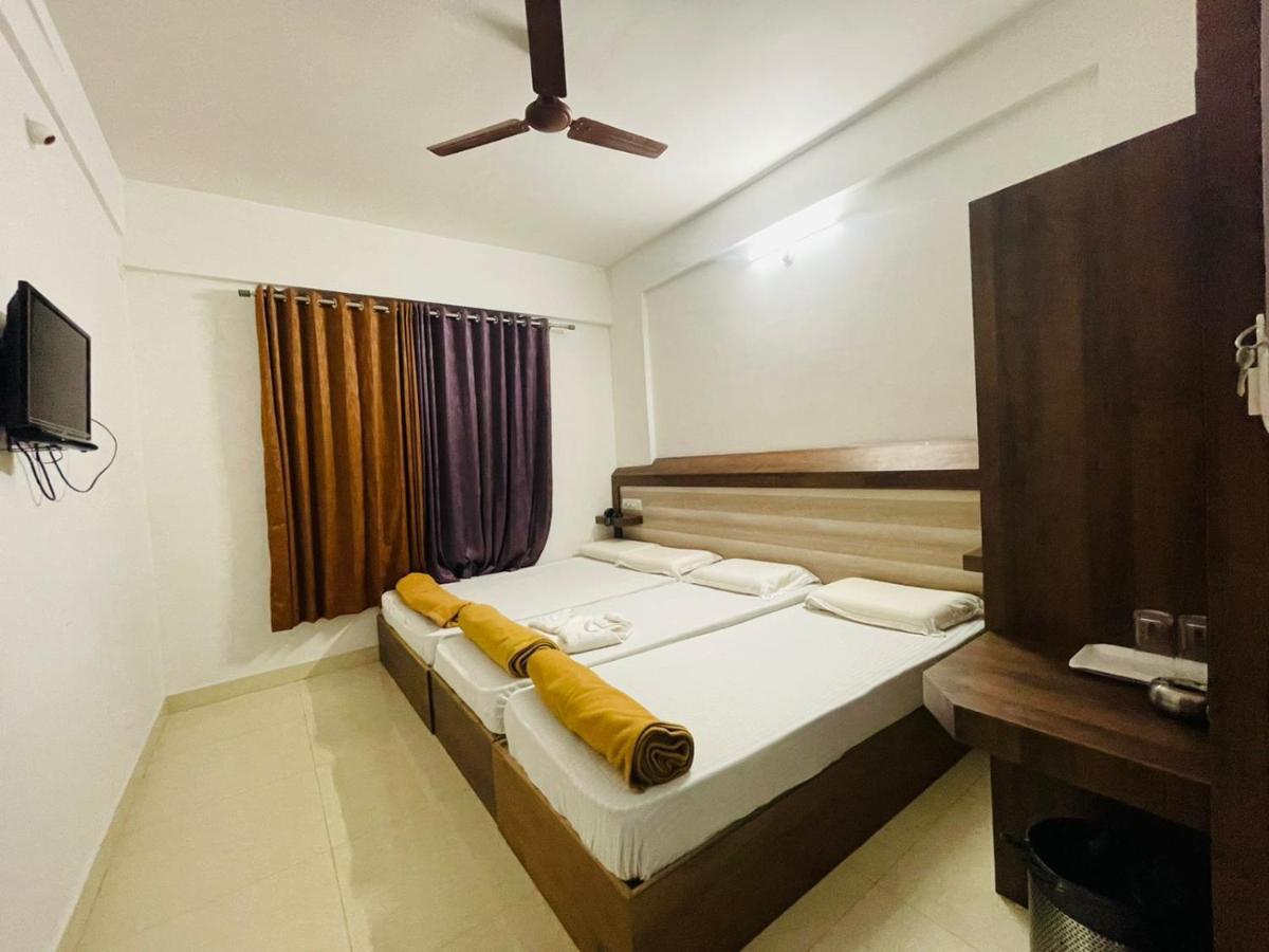 B Six Hotel Bangalore Extérieur photo