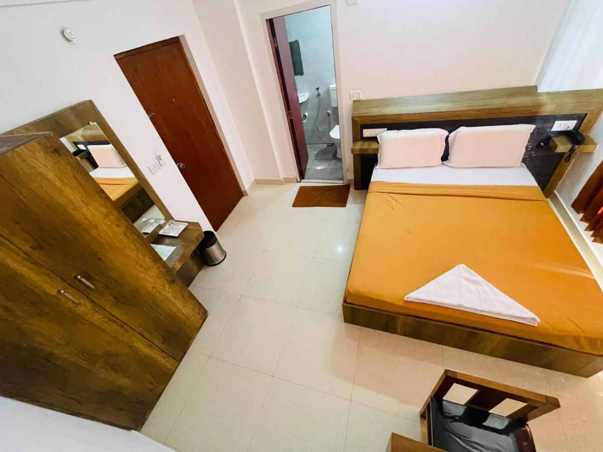 B Six Hotel Bangalore Extérieur photo