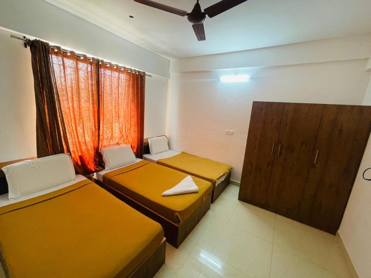 B Six Hotel Bangalore Extérieur photo
