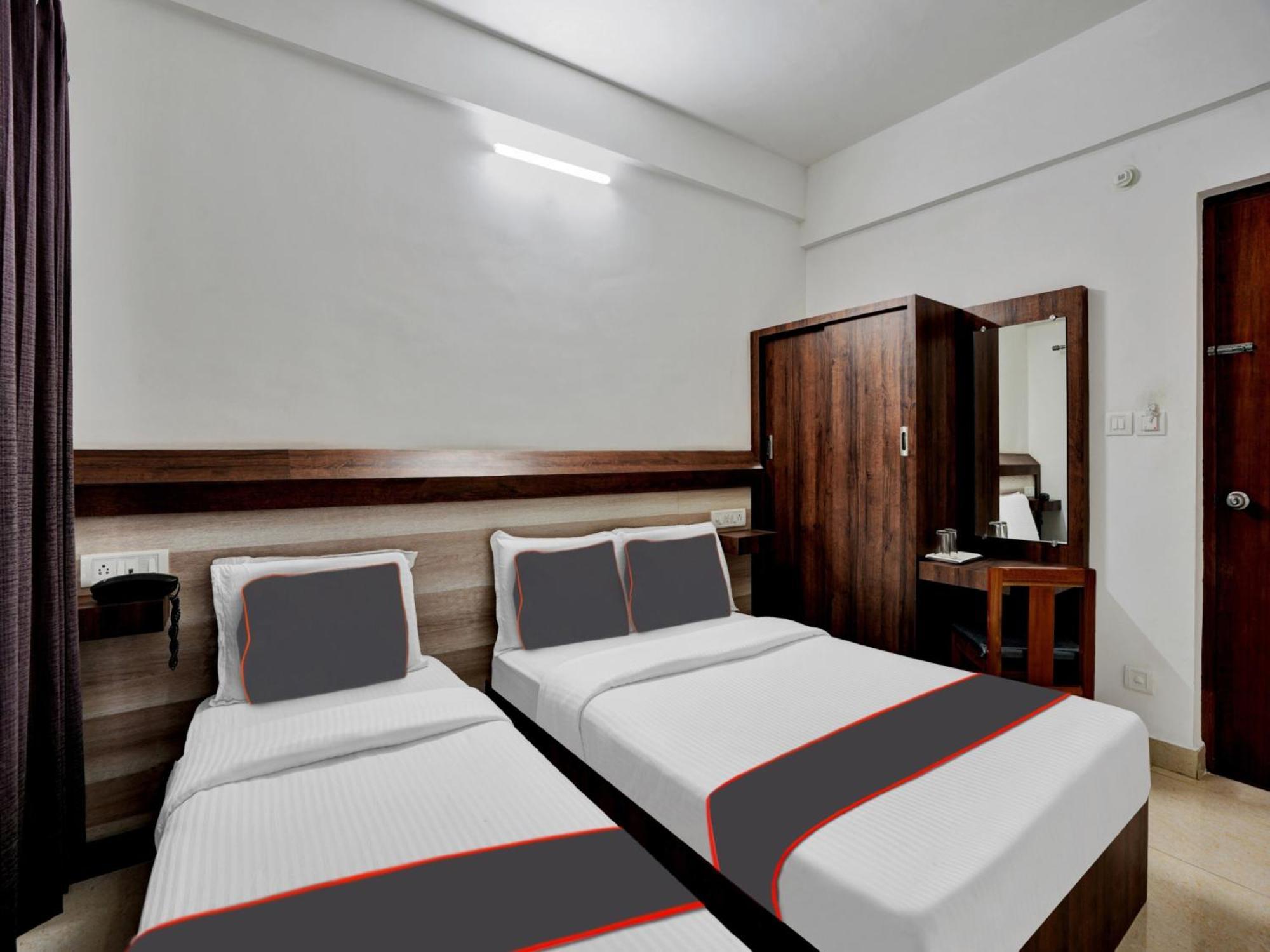 B Six Hotel Bangalore Extérieur photo