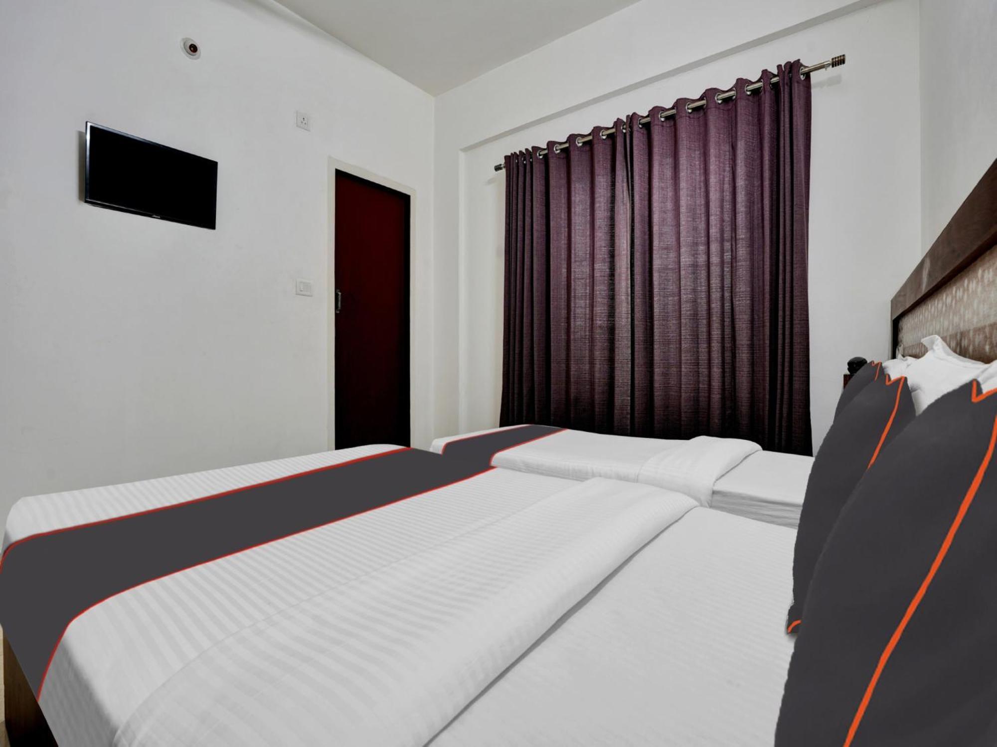 B Six Hotel Bangalore Extérieur photo