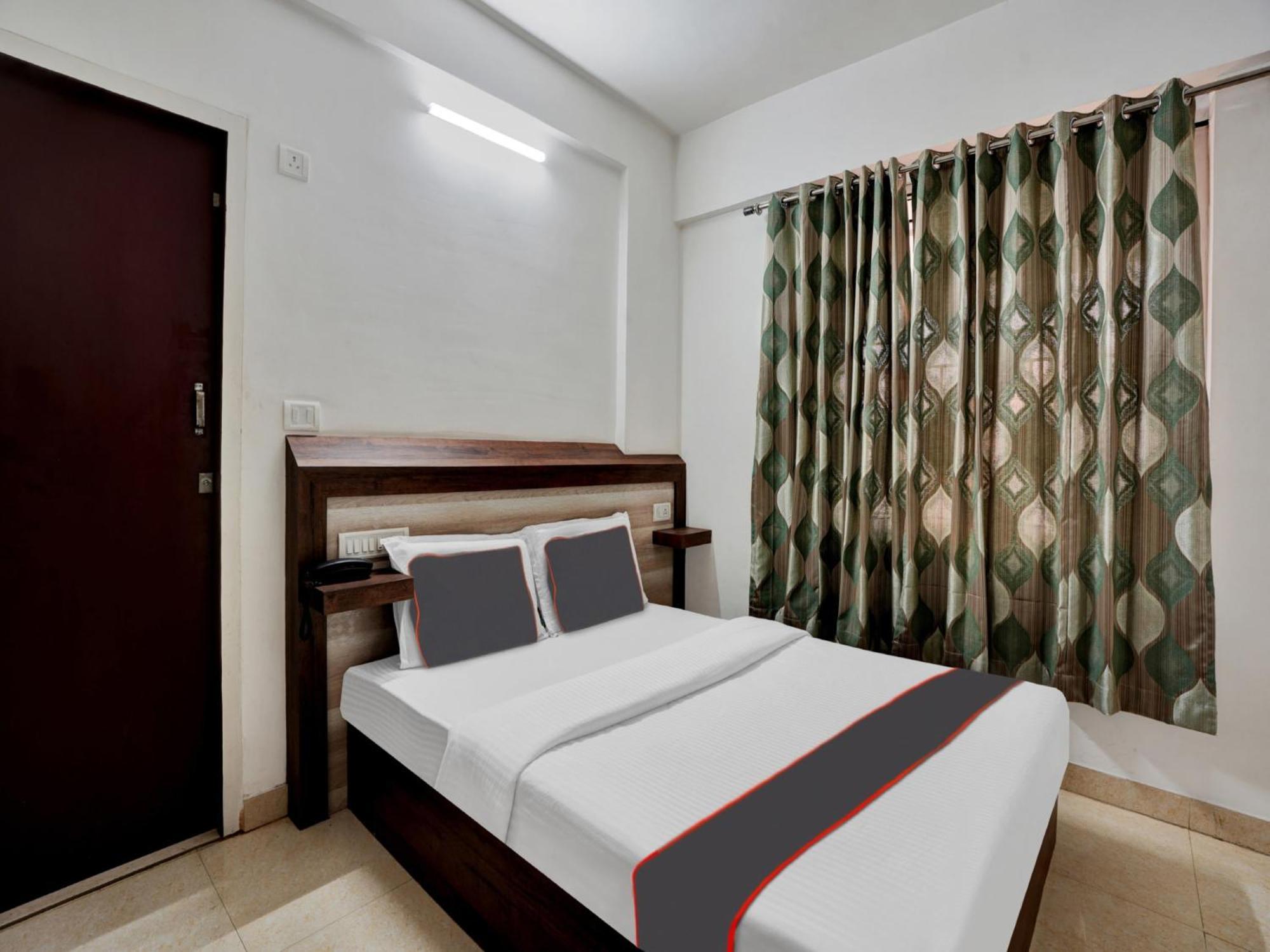 B Six Hotel Bangalore Extérieur photo