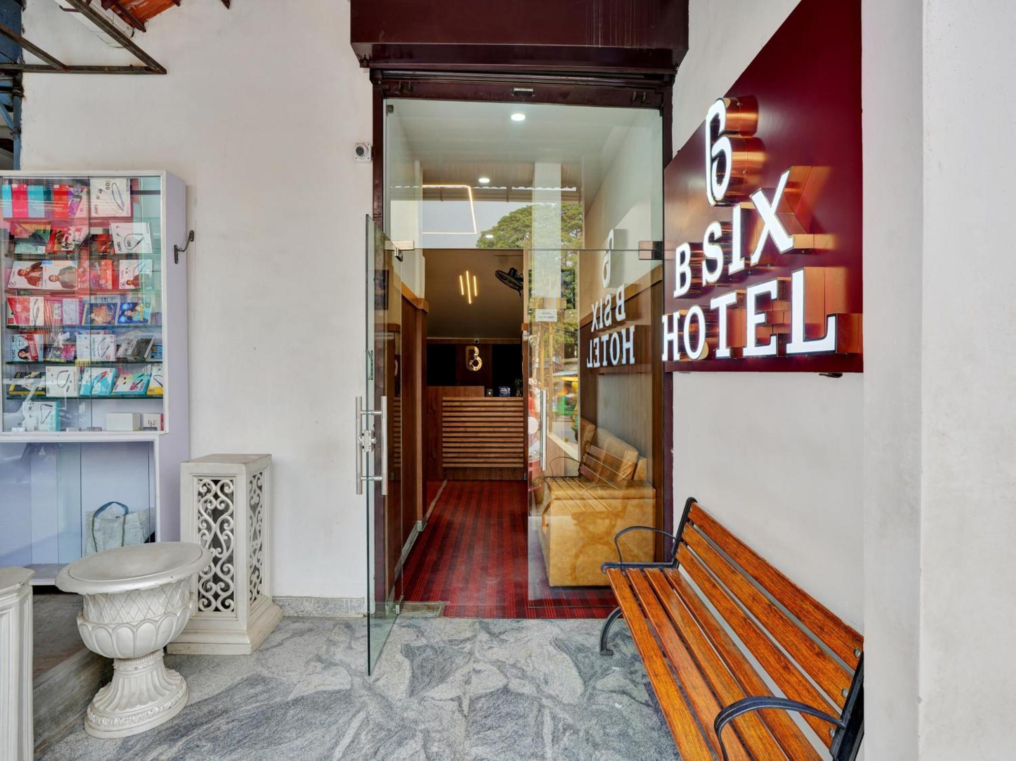 B Six Hotel Bangalore Extérieur photo