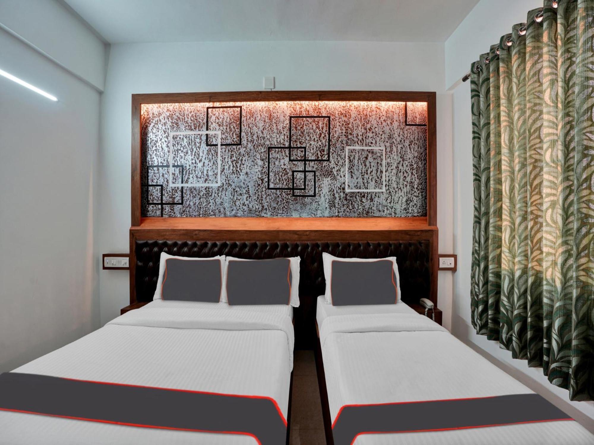 B Six Hotel Bangalore Extérieur photo