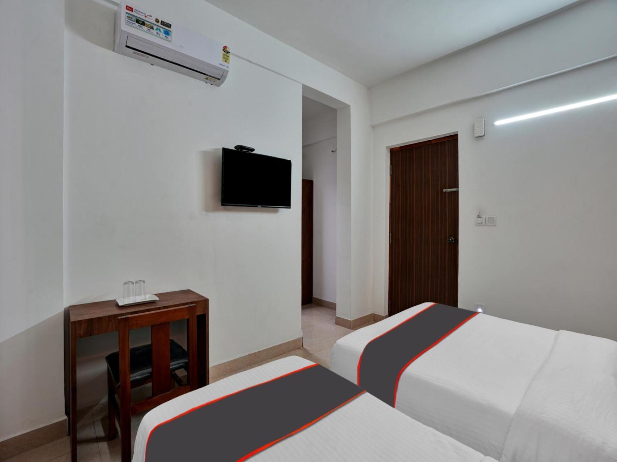 B Six Hotel Bangalore Extérieur photo