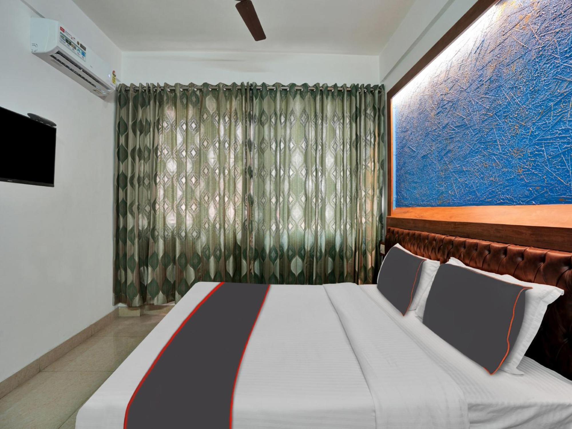 B Six Hotel Bangalore Extérieur photo