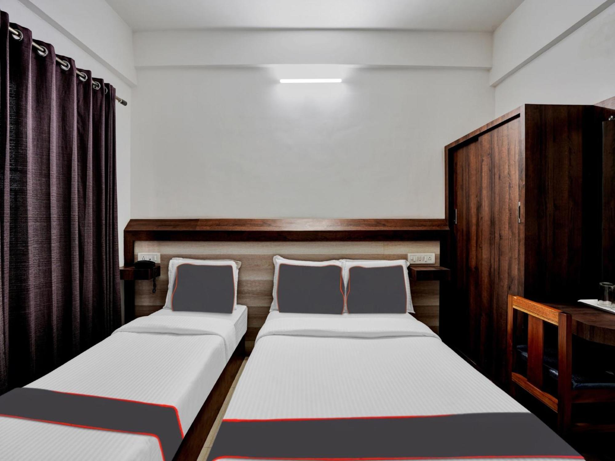 B Six Hotel Bangalore Extérieur photo