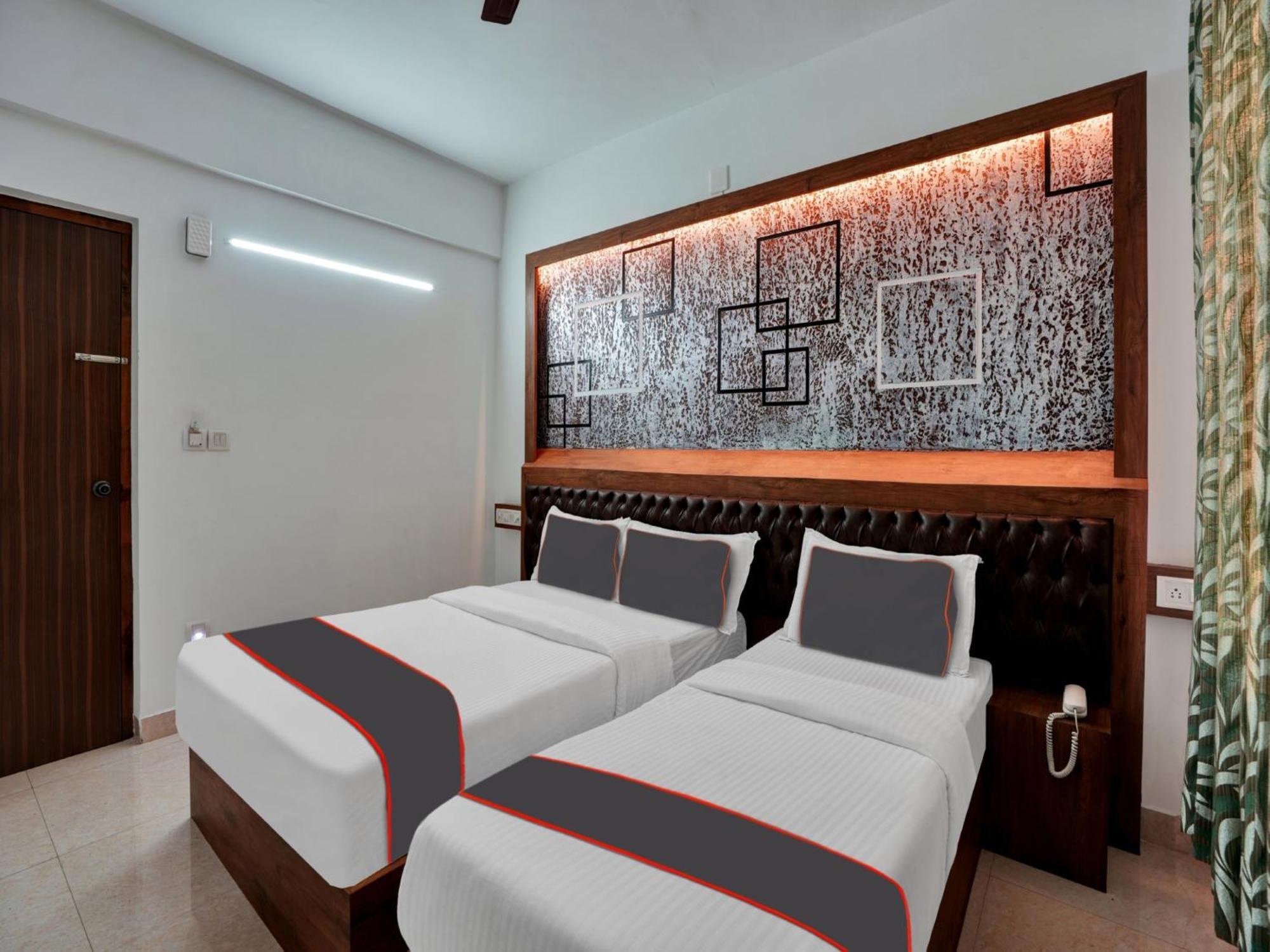 B Six Hotel Bangalore Extérieur photo